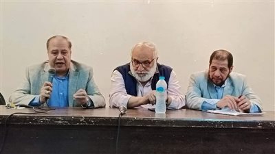 الاحتفاء بالفنان عزت زين في المقهى الثقافي الرمضاني بالفيوم