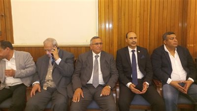 رئيس الوفد يؤدي واجب العزاء في وفاة والد الزميل الصحفي محمد النمر