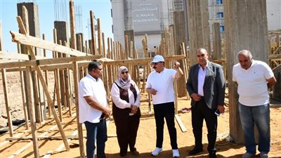 محافظ أسوان يتفقد مشروع إنشاء مول الخدمات الطبية 