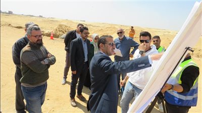 رئيس جهاز العبور الجديدة يتفقد مشروعات الطرق والمرافق بالمدينة