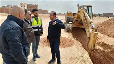 تكثيف أعمال الطرق والمرافق بالمناطق المضافة للشروق والعبور الجديدة 