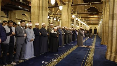 بـ4 روايات.. آلاف المصلين يشهدون صلاتي العشاء والتراويح بالجامع الأزهر