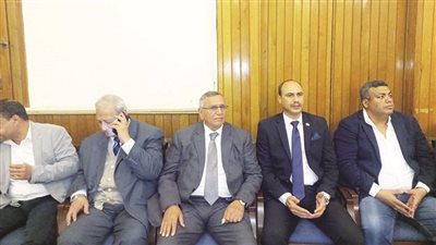 رئيس الوفد يؤدى واجب العزاء فى وفاة والد الزميلين نهلة ومحمد النمر