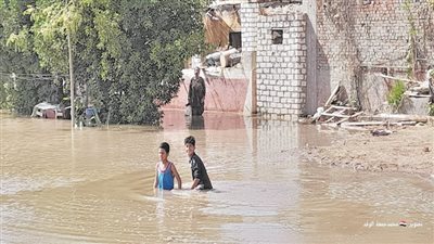 «الوفد» ترصد غرق عشرات المنازل والأراضى الزراعية بسبب انهيار جسر على ترعة السويس