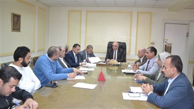 انعقاد اجتماع اللجنة العليا بشأن صرف الإعانات والتعويضات بالبحيرة 