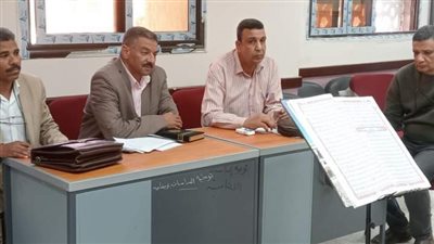 مدير تعليم نجع حمادي يفتتح فعاليات مسابقة (القارئ)