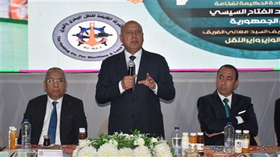 وزير النقل يلتقي العاملين  بالشركة القابضة للنقل البحري والبري وشركاتها ويتناول الإفطار معهم 