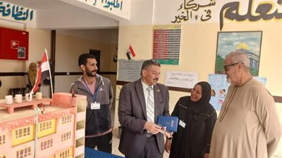 مدير تعليم نجع حمادي يتابع أعمال فريق تقييم الجودة 