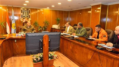 محافظ أسيوط يؤكد التنسيق بين الجهات لتذليل العقبات ونهو المشروعات والإرتقاء بالخدمات