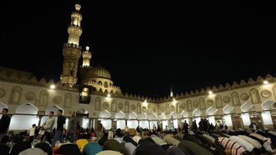 بث مباشر.. صلاة العشاء والتراويح بالجامع الأزهر الليلة الـ 23 من رمضان