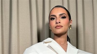 كارمن سليمان بالعباءة الرمضانية تخطف الاضواء