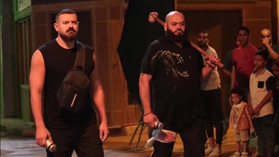 عمرو يوسف وتايسون ودينا الشربيني من كواليس فيلم شقو