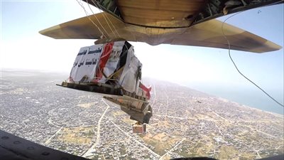 مصر تواصل أعمال الإسقاط الجوى للمساعدات الإنسانية على شمال قطاع غزة