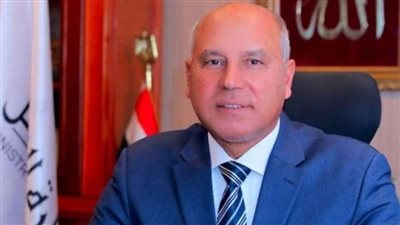 وزير النقل ورئيس السكة الحديد يصلان شركة ايرماس لتناول الإفطار مع العاملين وتكريمهم