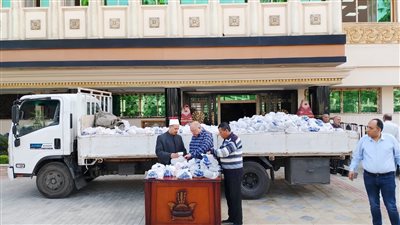 الأوقاف توزع 46 طن سلع غذائية من صكوك الإطعام خلال يومين