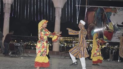 فلكلور شعبي في ختام ليالي رمضان بالمنيا 
