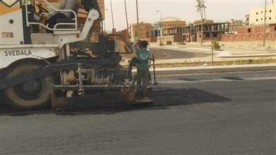 رئيس جهاز مدينة سوهاج الجديدة يتابع أعمال رفع كفاءة الطرق