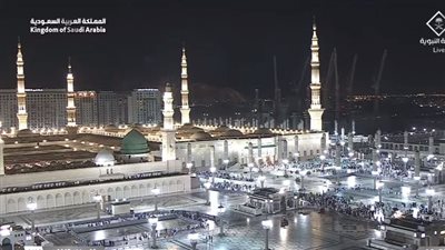 بث مباشر.. صلاة العشاء والتراويح بالمسجد النبوي الليلة الـ 25 من رمضان