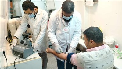 مجانا.. الكشف على 1554 مواطن بأبو قرقاص في المنيا