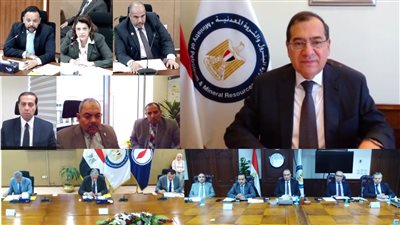 شل وبتروناس يشيدان بإنجازات شركة 