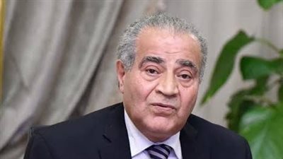 تخفيض أسعار الزيوت والسمن والدقيق في المجمعات الاستهلاكية