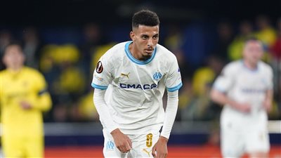 عز الدين أوناحي يدرس عرضًا للانتقال إلى الدوري السعودي