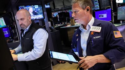 ارتفاع الأسهم والسندات مستقرة.. توقعات بخفض 