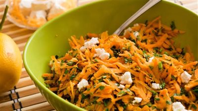 مفيدة للبشرة وتقي من السرطان.. طريقة عمل سلطة الجزر بالشبت