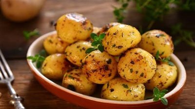 طريقة عمل كرات البطاطس في الفرن.. تنفع للدايت