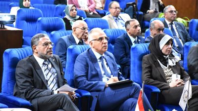 سويلم يشهد ندوة 