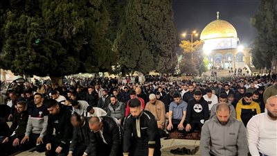 بث مباشر.. صلاة العشاء والتراويح بالمسجد الأقصى الليلة الـ 27 من رمضان