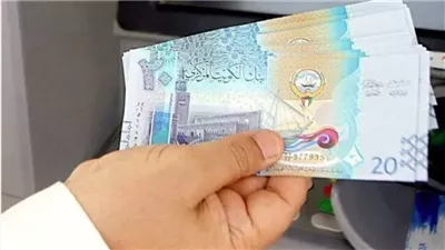 سعر الدينار الكويتي مقابل الجنيه المصري ختام تعاملات الجمعة في مصر