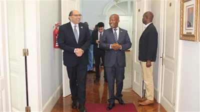 السفير المصري يزور رئيس المحكمة الدستورية العليا في موزمبيق