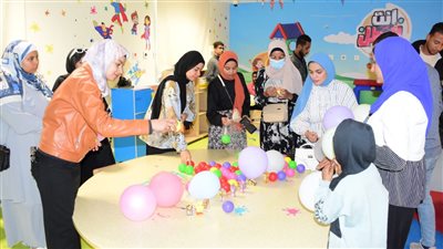 هدايا وألعاب من طلاب “الحاسبات ونظم المعلومات” تخفيفًا عن مرضى السرطان بالأقصر