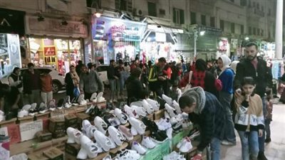 ارتفاع الأسعار يفسد فرحة المواطنين بملابس العيد في الإسكندرية 