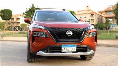 الوفد تختبر أول سيارة كهربائية لاتحتاج شحن خارجي.. 