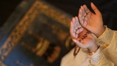 10 أدعية تزيم الهموم من القلوب في رمضان