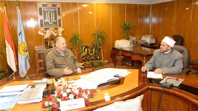 محافظ أسيوط يعلن تجهيز 4202 مسجداً و151 ساحة لأداء صلاة عيد الفطر