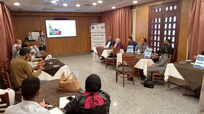 محافظ أسيوط يؤكد تقديمه لسبل الدعم لمشروعات ريادة الأعمال بالقرى