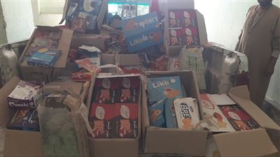 ضبط 2881 عبوة من البسكويت والعصائر منتهية الصلاحية بالفيوم 