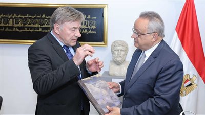 مدير مكتبة الإسكندرية يستقبل سفير جمهورية ليتوانيا ورئيس الجامعة