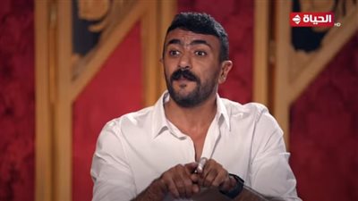  أحمد العوضي يكشف عن الأب الروحي له بالوسط الفني (فيديو)