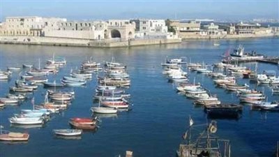توقف حركة الملاحة والصيد بميناء البرلس وسواحل كفرالشيخ الشمالية