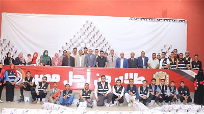 طلاب جامعة سوهاج يوزعون 2000 كرتونة رمضانية بقرى المحافظة