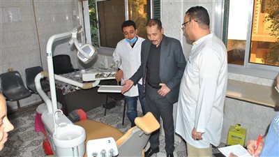 وكيل صحة سوهاج يحيل بعض العاملين للتحقيق أثناء تفقده للمنشآت الصحية 