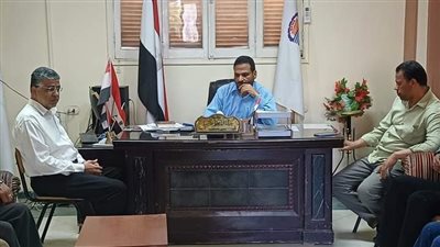 اجتماع موسع بتعليم أبوتشت لإطلاق مبادرة إعادة تدوير الرواكد الخشبية بالمدارس