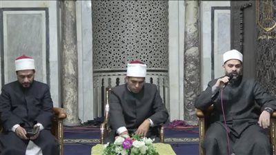 ملتقى العصر بالجامع الأزهر: الثبات على الطاعة فضيلة أحرى بالمسلم أن يلتزم بها