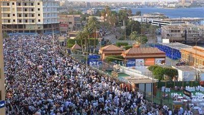 محافظ أسوان يوجه بتكثيف سيارات السرفيس مجانا لكبار السن في عيد الفطر