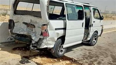 إصابة 17 شخصا في تصادم سيارة ميكروباص وونش بالطريق السياحي بالفيوم