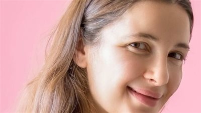 شام الذهبي تستعد لاستقبال أول أيام عيد الفطر بالأبيض في أحضان طفلتها